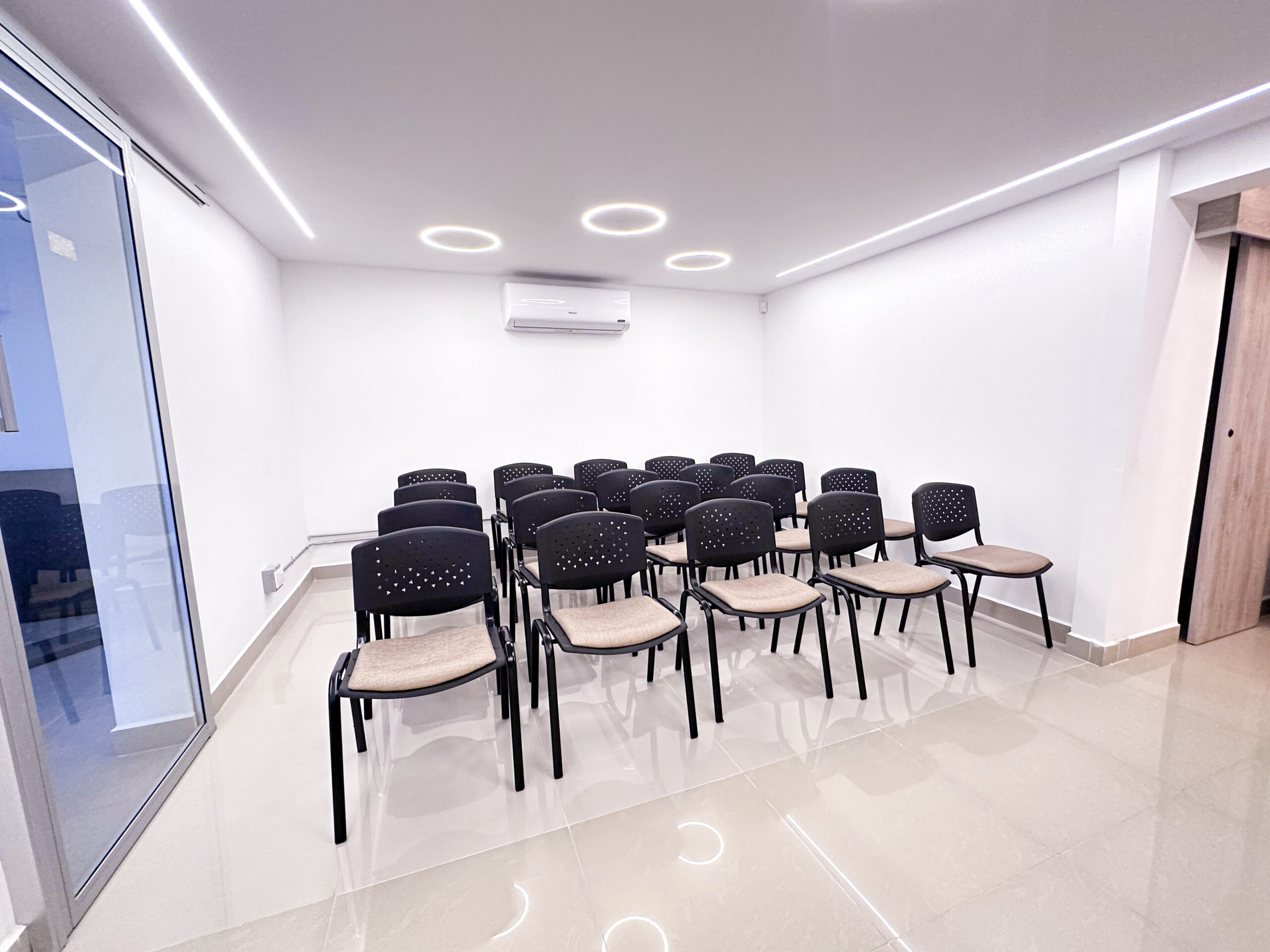 Auditorio para capacitaciones y talleres en Medellín